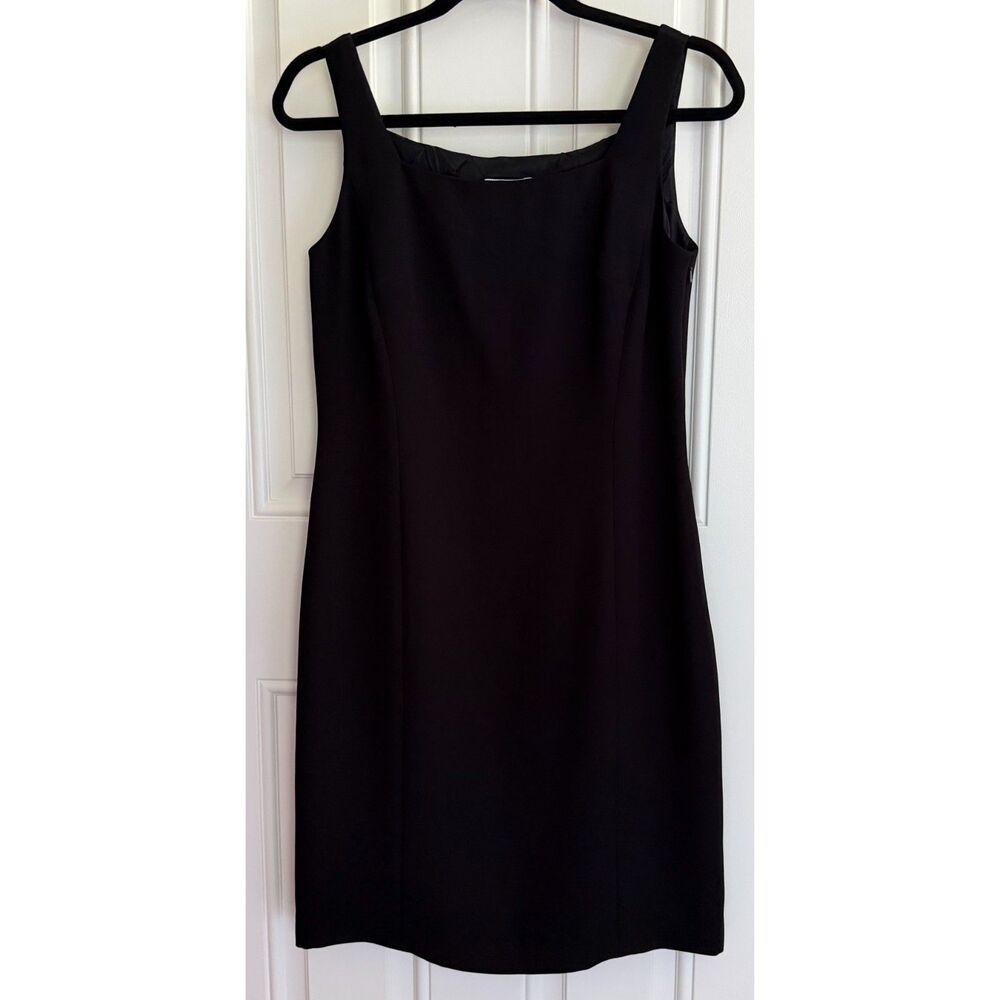 LIz Claiborne Women's Black Sheath Dress size 6
